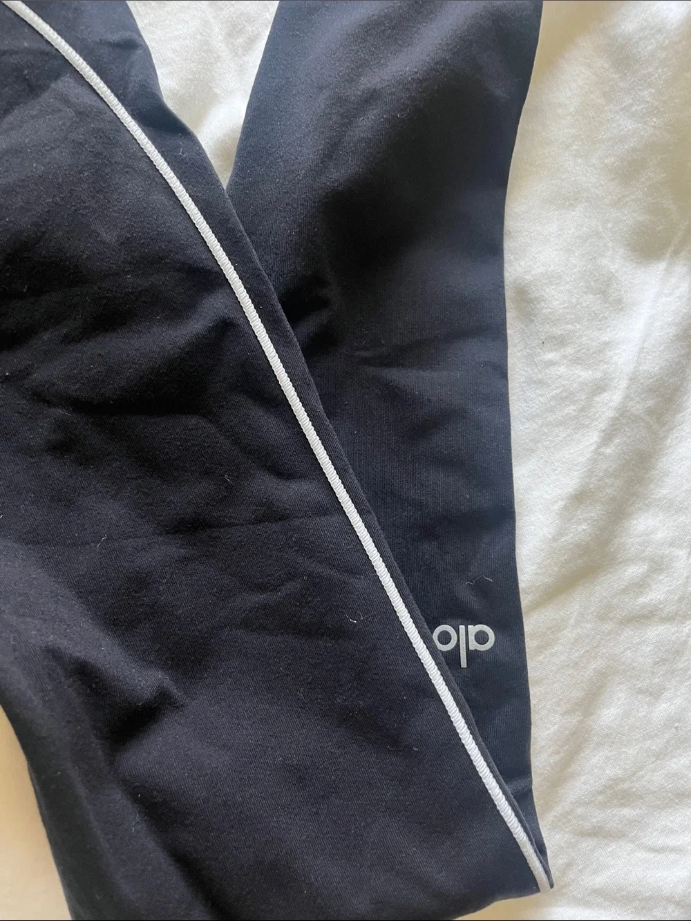 ALO Yoga soft black